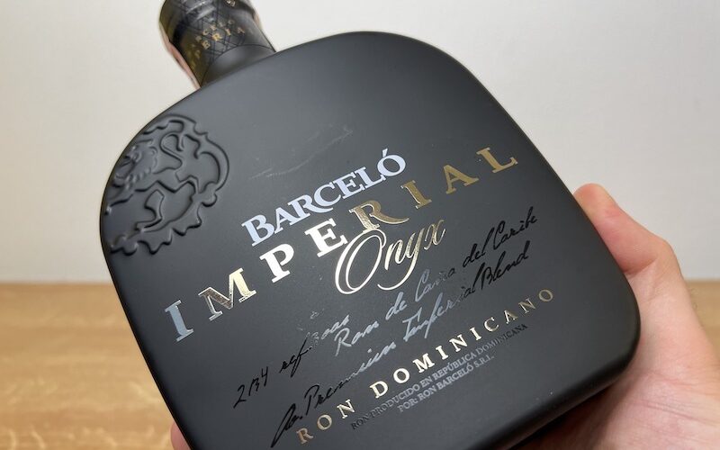 detail fľaše Barceló Imperial Onyx