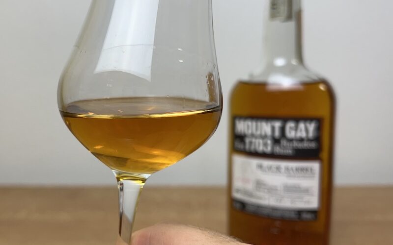 Mount Gay Black Barrel - farba rumu