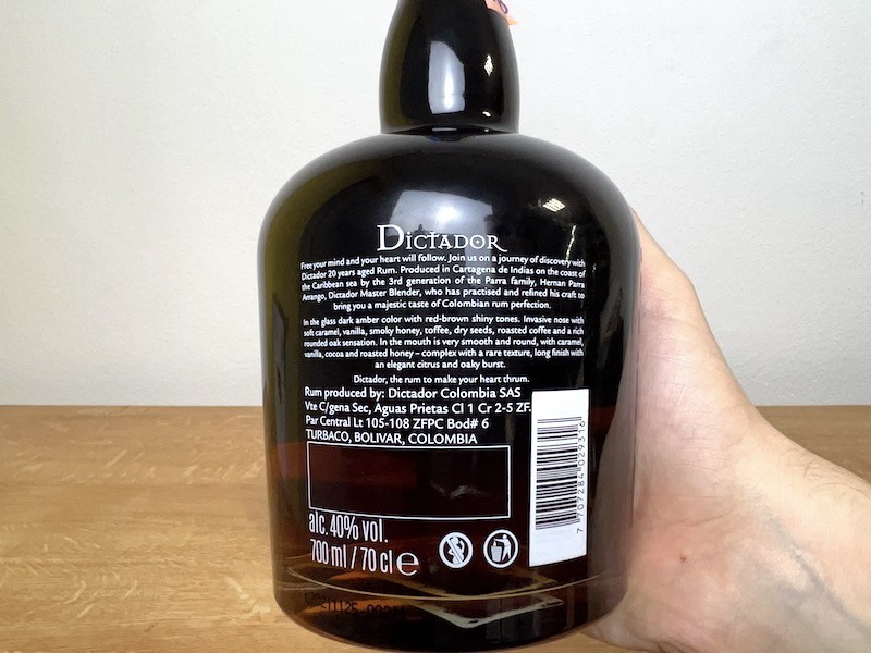 Dictador 20 y - zadná strana fľaše