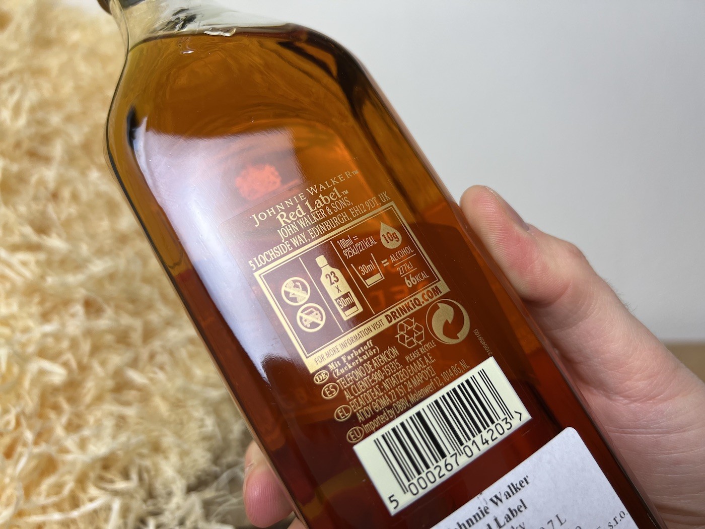 Johnnie Walker Red Label - detail na zadnú etiketu fľaše