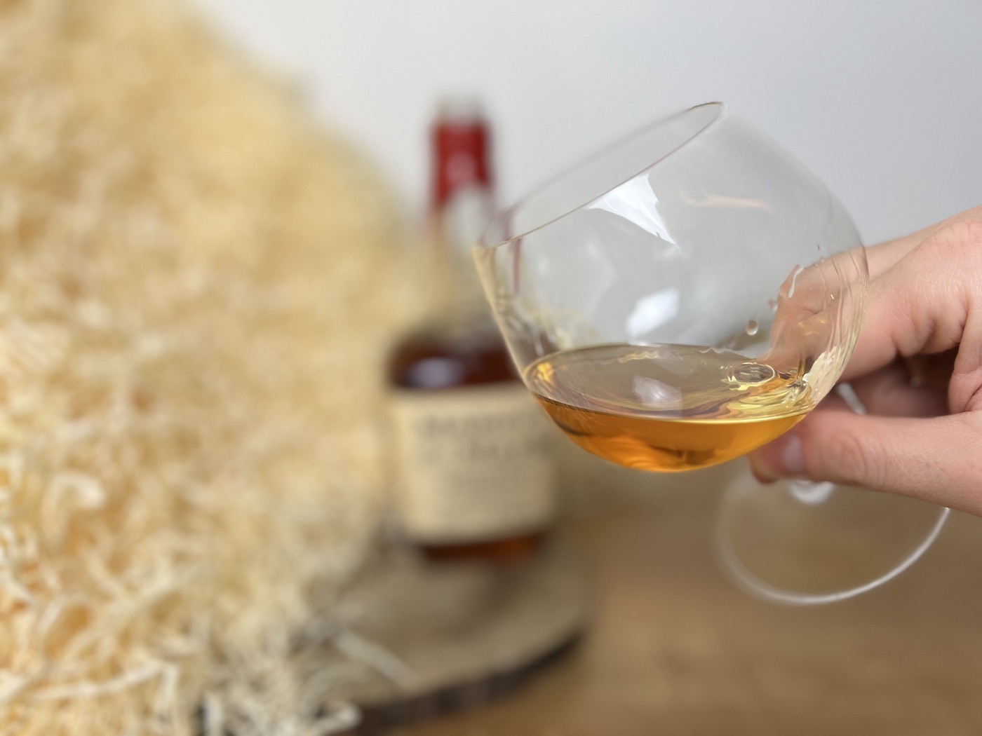 Maker's Mark Bourbon - detail na alkohol v pohári