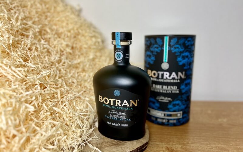 fľaša a tuba Botran Rare Blend Guatemalan Oak Limited Edition