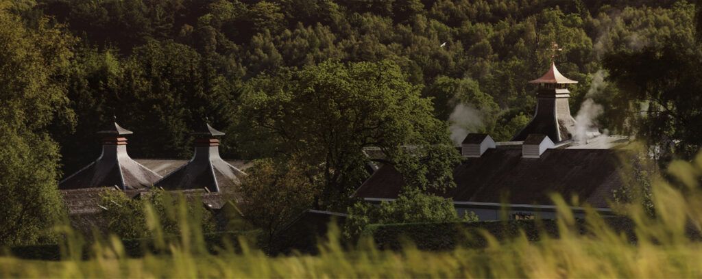 Glenfiddich Distillery - obrázok pálenice, panoráma