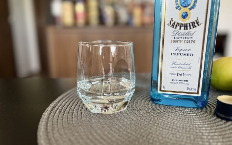 Bombay Sapphire London Dry Gin pohár detail
