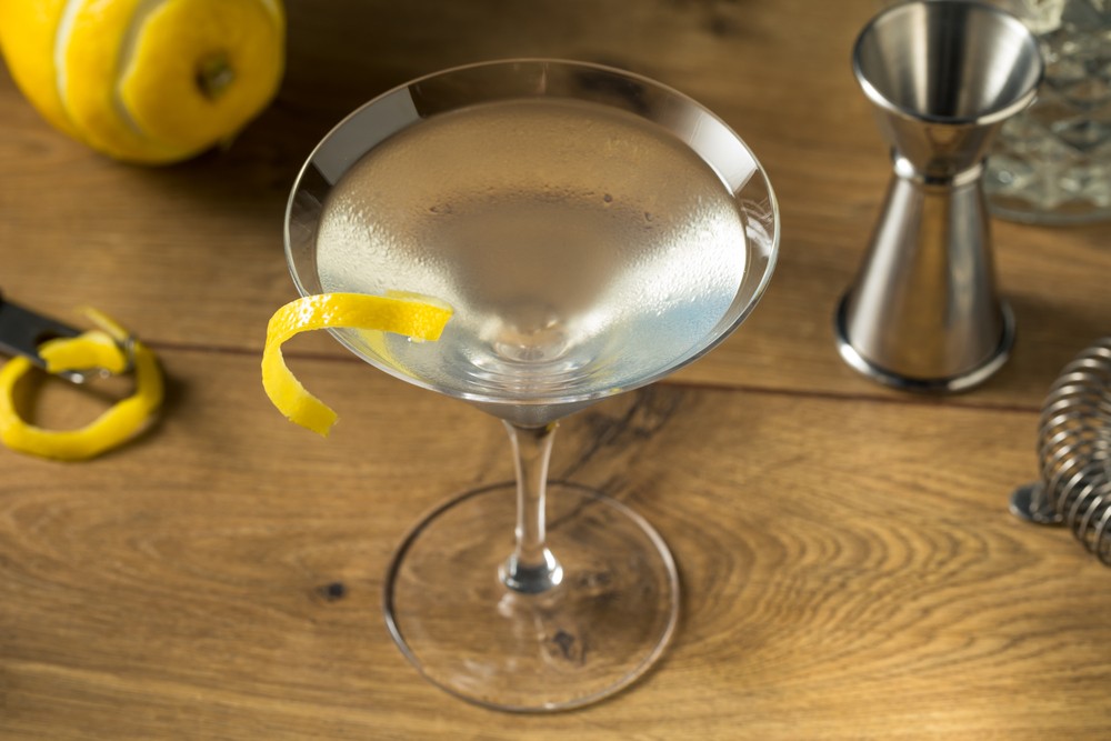Recept na suché Dry Martini ingrediencie a postup (3 minúty)