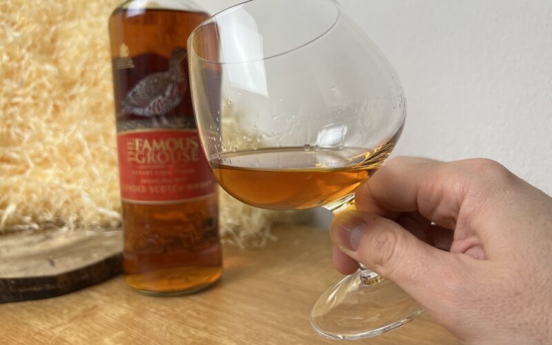 Famous Grouse Sherry Cask whisky v pohári