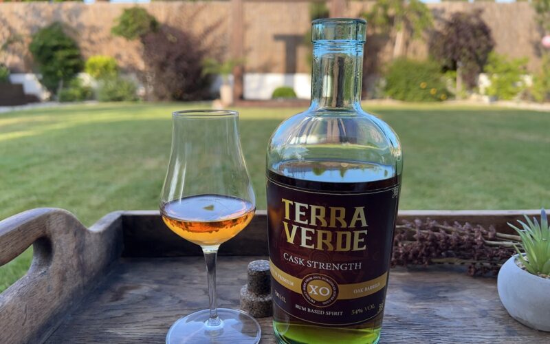 Terra Verde XO Cask Strength - rum v pohári