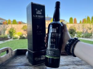 A.H. Riise XO Founder's Reserve Batch 6 detail fľaše