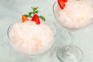 Frosé - Frozen Rosé drink