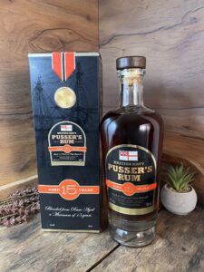 Pusser's Rum 15 kartón a fľaša