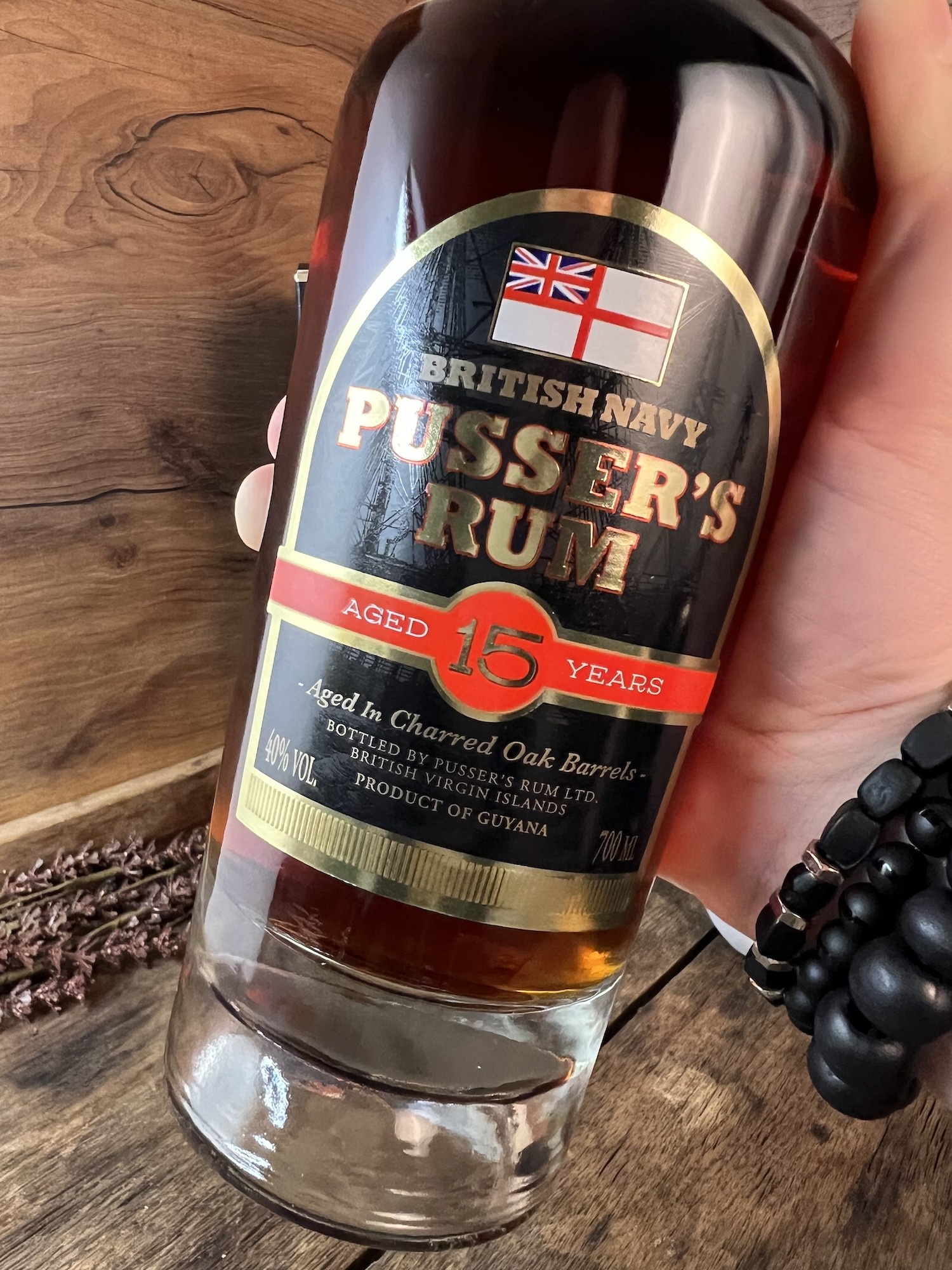 Pusser's Rum 15 detail prednej etikety