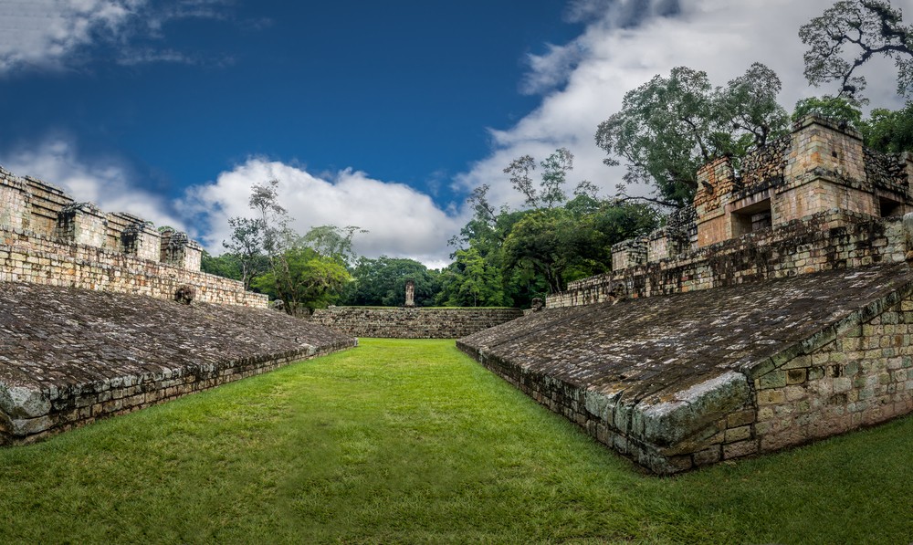 Staroveké mayské ihrisko na pelotu - Honduras