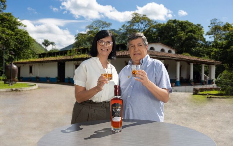 Santa Teresa - Maestros Roneros značky: Nancy Duarte a Néstor Ortega